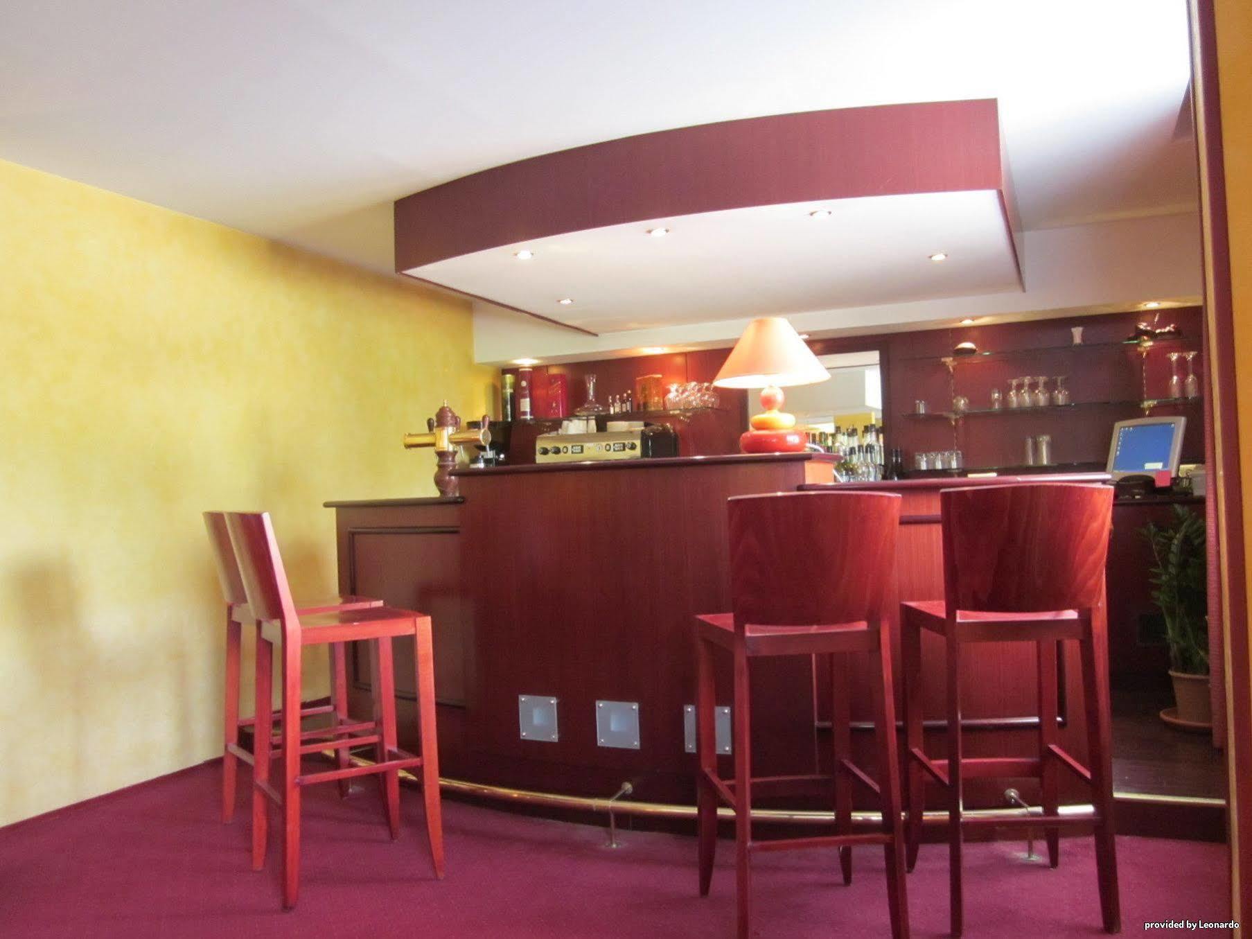 Kyriad Tours - Joue-Les-Tours Restaurant photo